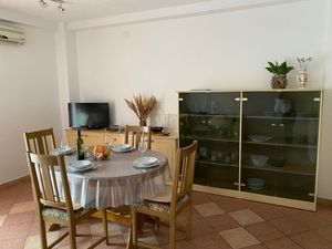 23927087-Ferienwohnung-5-Sutivan-300x225-2