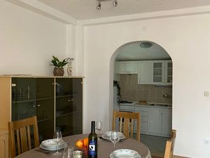 23927087-Ferienwohnung-5-Sutivan-300x225-3