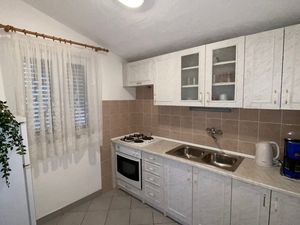 23927087-Ferienwohnung-5-Sutivan-300x225-4