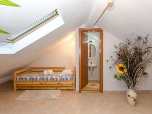 24057708-Ferienwohnung-5-Sutivan-300x225-4