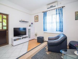 24057784-Ferienwohnung-4-Sutivan-300x225-3