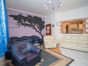 24057784-Ferienwohnung-4-Sutivan-300x225-5