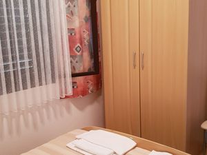 24058392-Ferienwohnung-4-Sutivan-300x225-5