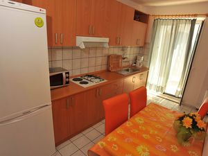 24058526-Ferienwohnung-4-Sutivan-300x225-3