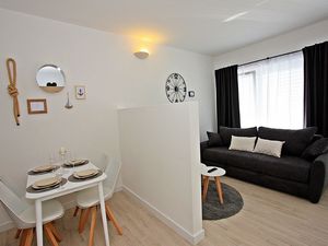 24058709-Ferienwohnung-4-Sutivan-300x225-3