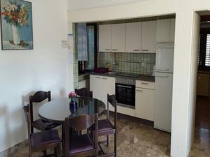 24058765-Ferienwohnung-4-Sutivan-300x225-3