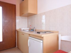 18693389-Ferienwohnung-2-Sutomišćica-300x225-2