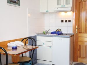 19096500-Ferienwohnung-2-Sućuraj-300x225-2