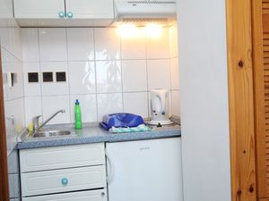 19096501-Ferienwohnung-3-Sućuraj-300x225-3