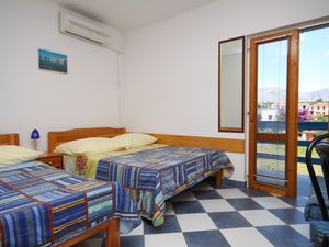 19096264-Ferienwohnung-3-Sućuraj-300x225-0