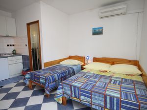 19096264-Ferienwohnung-3-Sućuraj-300x225-3