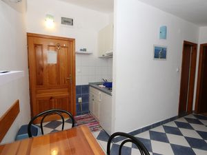 19106774-Ferienwohnung-4-Sućuraj-300x225-3