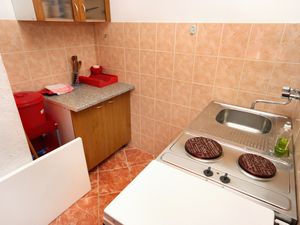 19127209-Ferienwohnung-3-Sućuraj-300x225-3