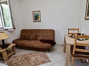 19214653-Ferienwohnung-3-Sućuraj-300x225-1