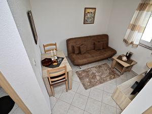 19214657-Ferienwohnung-3-Sućuraj-300x225-2