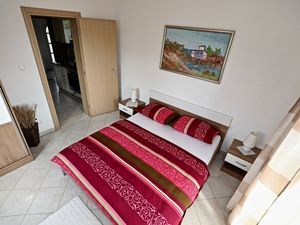 19214657-Ferienwohnung-3-Sućuraj-300x225-5