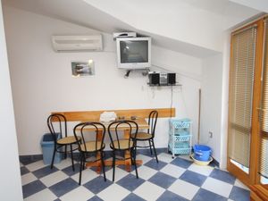 23927416-Ferienwohnung-4-Sućuraj-300x225-3