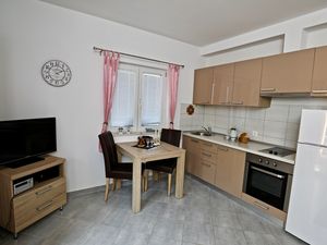 23931135-Ferienwohnung-3-Sućuraj-300x225-2