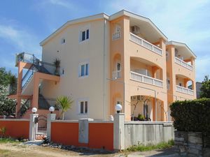 23931133-Ferienwohnung-3-Sućuraj-300x225-0