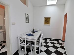 23932489-Ferienwohnung-4-Sućuraj-300x225-1