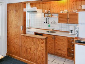 497365-Ferienwohnung-4-Svaneke-300x225-5