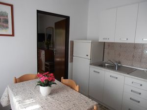 23928411-Ferienwohnung-2-Sveti Anton-300x225-2