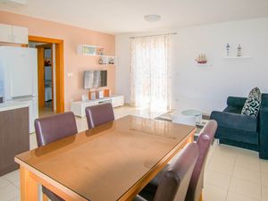 23983457-Ferienwohnung-4-Sveti Filip I Jakov-300x225-5