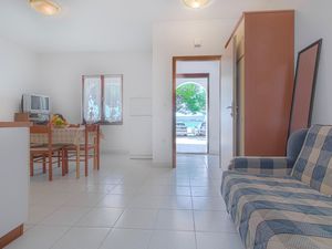 23743798-Ferienwohnung-6-Sveti Filip I Jakov-300x225-4