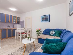 23763807-Ferienwohnung-4-Sveti Filip I Jakov-300x225-3