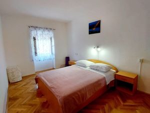 18322581-Ferienwohnung-4-Sveti Filip I Jakov-300x225-5