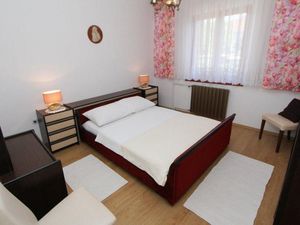 23482689-Ferienwohnung-5-Sveti Filip I Jakov-300x225-5