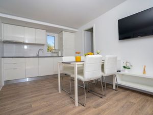 23954997-Ferienwohnung-6-Sveti Filip I Jakov-300x225-3