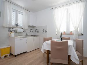 23955008-Ferienwohnung-4-Sveti Filip I Jakov-300x225-4