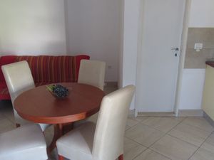 23933702-Ferienwohnung-4-Sveti Filip I Jakov-300x225-1