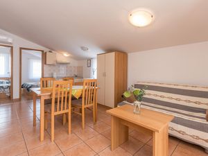 23743560-Ferienwohnung-4-Sveti Filip I Jakov-300x225-1