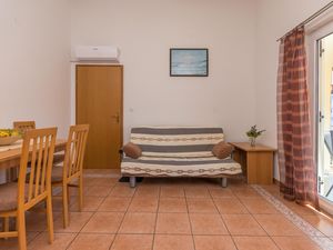 23743563-Ferienwohnung-4-Sveti Filip I Jakov-300x225-4