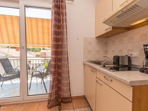 23743563-Ferienwohnung-4-Sveti Filip I Jakov-300x225-5