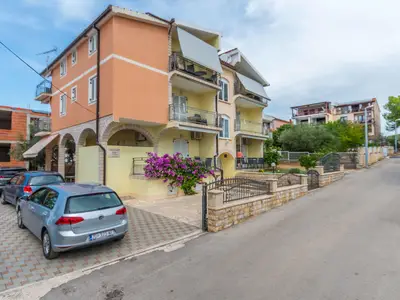 Ferienwohnung für 5 Personen (48 m²) in Sveti Filip I Jakov 1/10