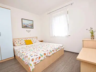 Ferienwohnung für 3 Personen (39 m²) in Sveti Filip I Jakov 9/10