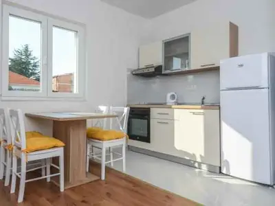 Ferienwohnung für 3 Personen (35 m²) in Sveti Filip i Jakov 4/10