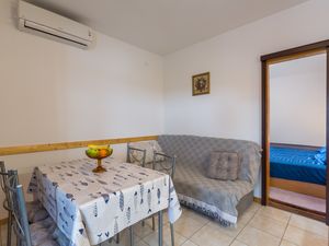 21227959-Ferienwohnung-3-Sveti Ivan-300x225-2