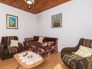 23747824-Ferienwohnung-4-Sveti Juraj-300x225-2