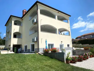 Ferienwohnung für 5 Personen (150 m²) in Sveti Lovreč Pazenatički 2/10