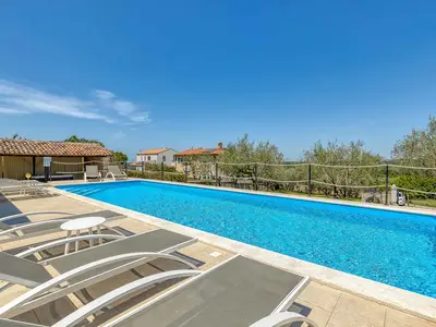 Ferienwohnung für 2 Personen (50 m²) in Sveti Lovreč Pazenatički 4/10