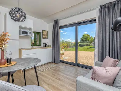 Ferienwohnung für 2 Personen (50 m²) in Sveti Lovreč Pazenatički 10/10