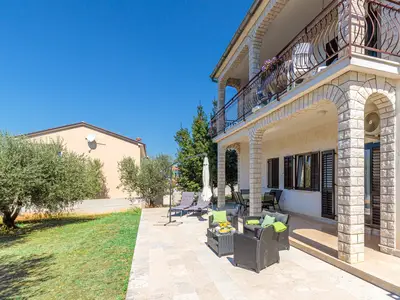 Ferienwohnung für 5 Personen (100 m²) in Sveti Lovreč Pazenatički 2/10