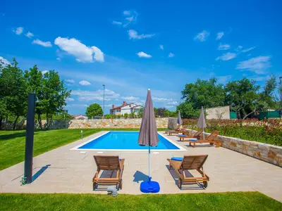Ferienwohnung für 4 Personen (48 m²) in Sveti Lovreč Pazenatički 7/10