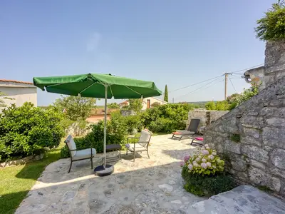 Ferienwohnung für 2 Personen (50 m²) in Sveti Lovreč Pazenatički 8/10