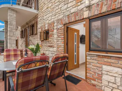 Ferienwohnung für 4 Personen (45 m²) in Sveti Lovreč Pazenatički 7/10