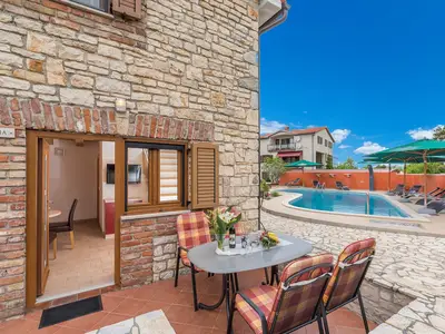 Ferienwohnung für 4 Personen (45 m²) in Sveti Lovreč Pazenatički 2/10